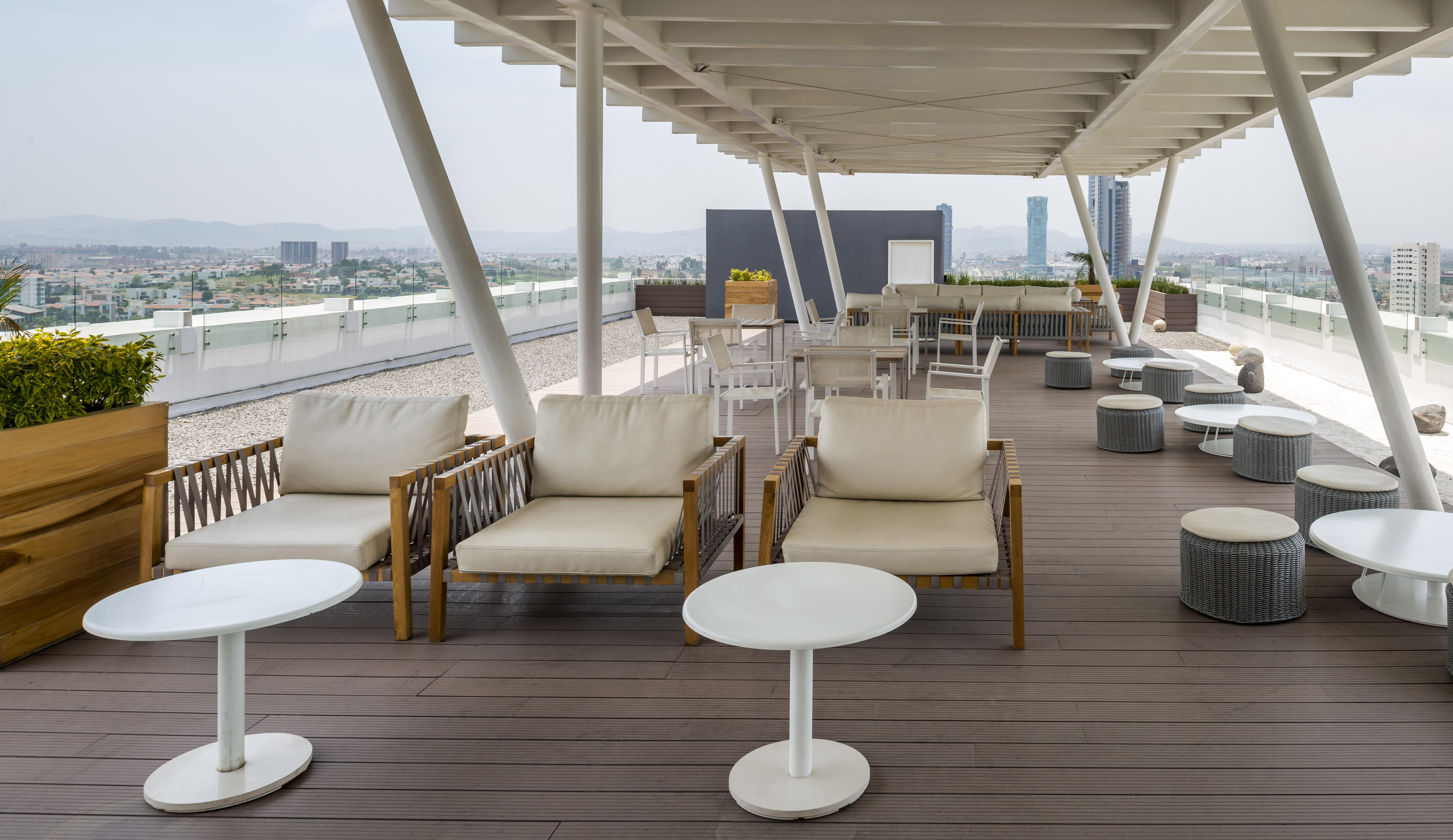 Camino Real Puebla Angelopolis Hotell Exteriör bild Rooftop lounge
