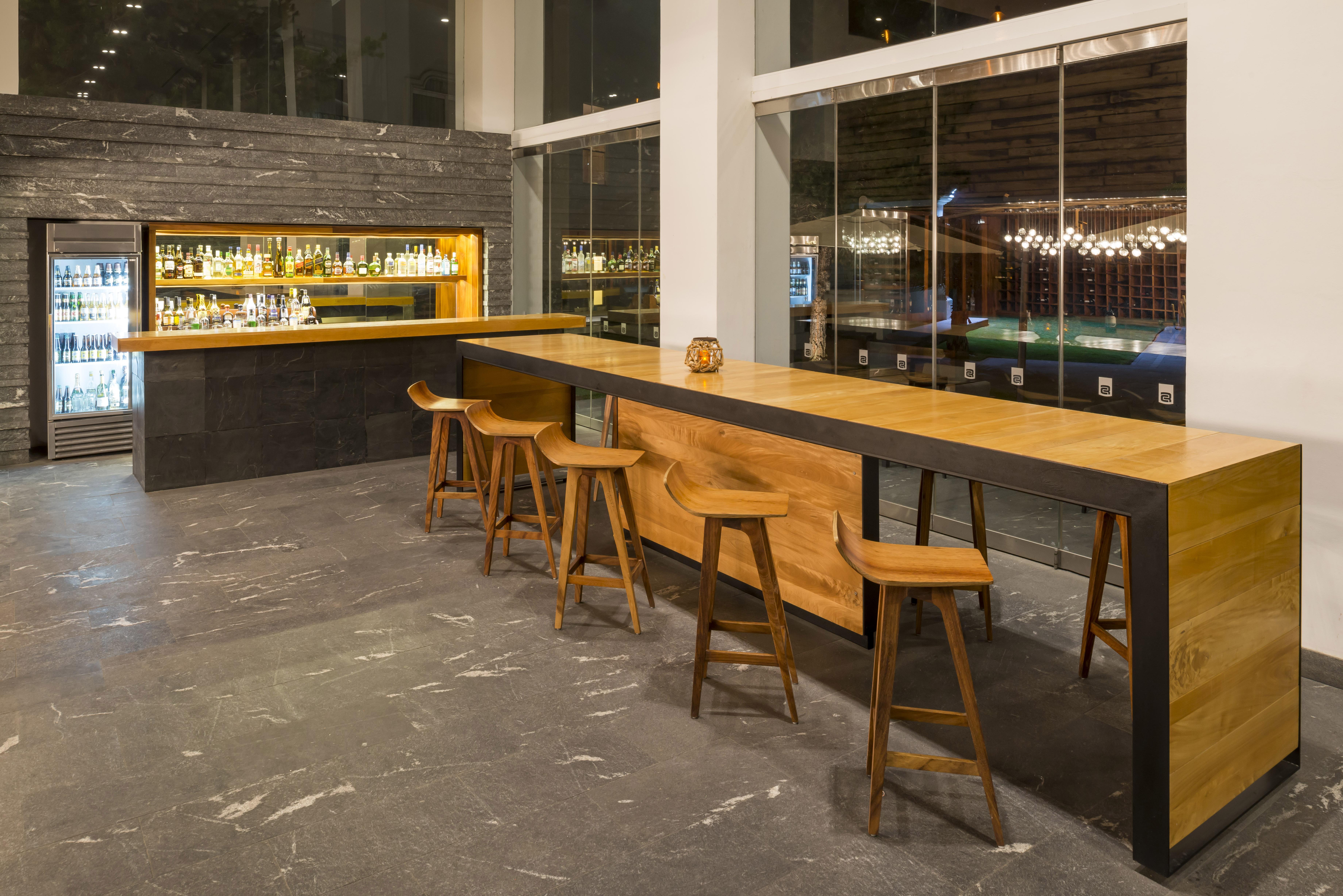 Camino Real Puebla Angelopolis Hotell Exteriör bild The bar at the 10000 km lounge