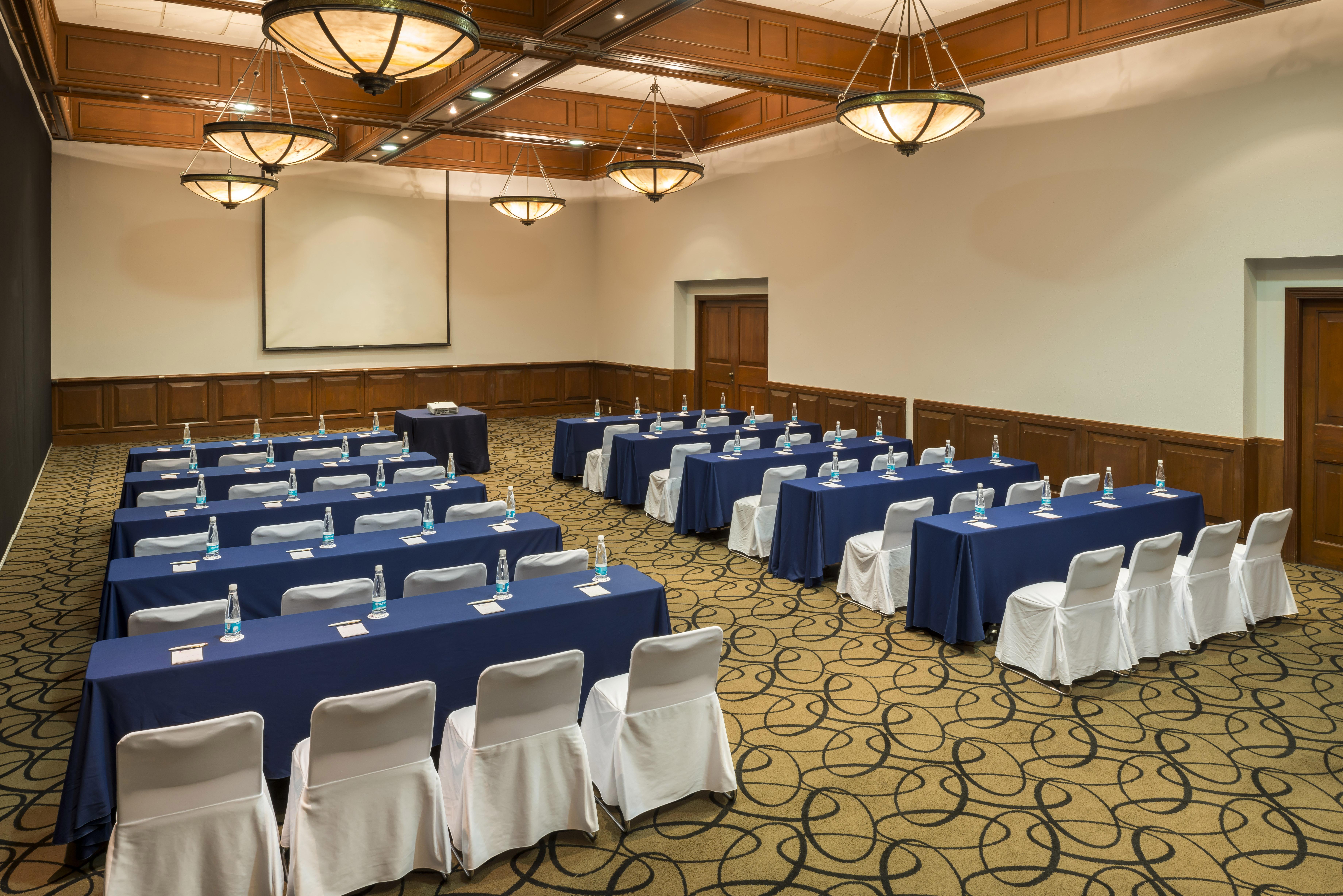 Camino Real Puebla Angelopolis Hotell Exteriör bild A typical meeting room