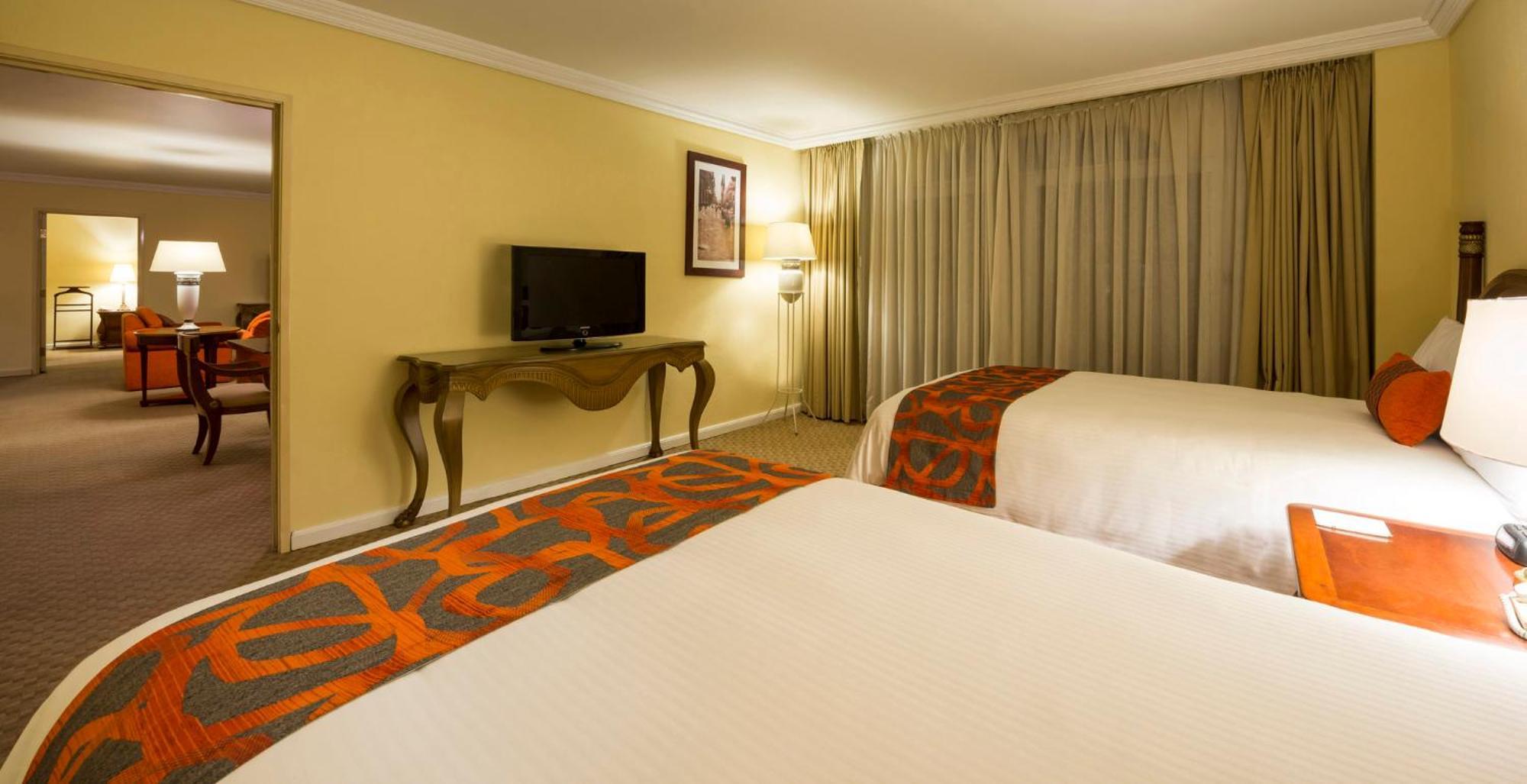 Camino Real Puebla Angelopolis Hotell Exteriör bild A guest room at the Hilton San Francisco